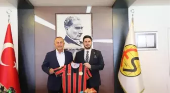 Mevlüt Çavuşoğlu, Eskişehirspor'u ziyaret etti