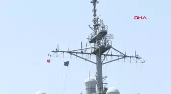 ABD Donanması'na bağlı USS Mount Whitney Sarayburnu'na demirledi