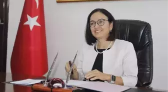 YALOVA'NIN 3'ÜNCÜ KADIN VALİSİ, ÇİÇEK YERİNE DEPREMZEDELER İÇİN BAĞIŞ YAPILMASINI İSTEDİ