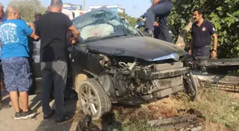 Adana'da Kaldırıma Çıkan Otomobilin Sürücüsü Yaralandı