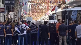 Cumartesi Anneleri Gözaltında Kaybedilen Yakınlarının Akıbetini Sormak İçin Oturma Eylemi Yaptı