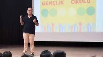 Afyonkarahisar Sandıklı 75. Yıl İlkokulu'nda Gençlik Okulu Seminerleri Devam Ediyor