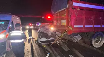 Manisa'da Kamyon ile Otomobil Çarpıştı: 1 Ölü, 3 Yaralı