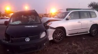 Şırnak İdil'de Hafif Ticari Araç ile Cip Çarpıştı: 6 Yaralı