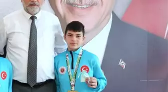 Canikli boksçu, Avrupa Şampiyonası'nda çeyrek finale yükseldi