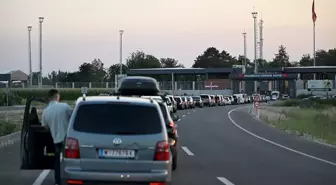 Yunanistan'daki yangınlar nedeniyle İpsala'dan geçemeyenler Pazarkule'ye yöneldi