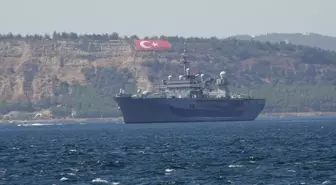 ABD Donanmasına Ait USS Mount Whitney Çanakkale Boğazı'ndan Geçti