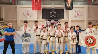 Çubuk Belediyesi Engelsiz Spor Kulübü Judo Takımı 49 madalya ile döndü