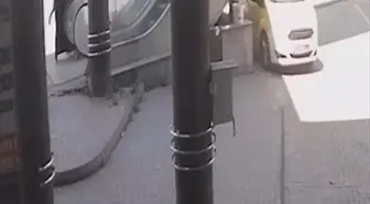Karabük'te Yürüyen Merdivene Sıkışan Çocuk Tedavi Altına Alındı