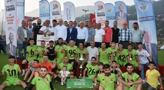 Döşekevi Kuşçusofuluspor Kızıldağ Yaylası Köylerarası Futbol Turnuvası'nı kazandı