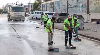 Yüreğir Belediyesi Selahattin Eyyubi Mahallesi'nde Temizlik Çalışması Yaptı