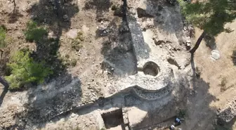 Muğla'da Asarcık Tepesi kazılarında tarihi kalıntılara ulaşıldı