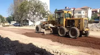 Adıyaman'ın Gölbaşı İlçe Belediyesi Depremde Hasar Gören Yolları Onarıyor