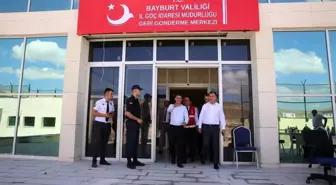 Bayburt Valisi Mustafa Eldivan Göçmen Geri Gönderme Merkezi'nde İncelemelerde Bulundu