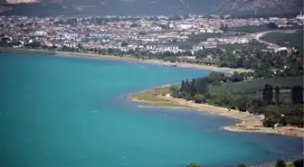 İznik Gölü Alg Patlamasıyla Turkuaz Renge Büründü