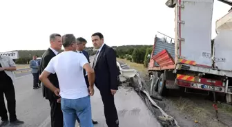 Kütahya Valisi Musa Işın, trafik kazasında yardıma koştu