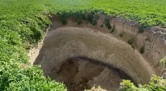 Konya Karapınar'da 20 Metre Çapında Obruk Oluştu