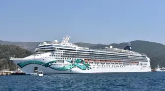 Bahamalar bayraklı Norwegian Jade Marmaris'e geldi