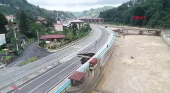 Rize'de sağanak sel ve heyelana neden oldu; 1 ev yıkıldı, 8 ev boşaltıldı