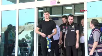 Fenerbahçe, Livakovic'i İstanbul'a getirdi