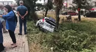 Hız yaptı, park halindeki sürücü kursu aracına çarptı: 1 yaralı