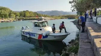 İznik Gölü'ne giren yüzme hakemi kayboldu