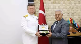 Afyonkarahisar Belediye Başkanı Mehmet Zeybek, kent protokol üyeleriyle birlikte çalışmanın önemini vurguladı