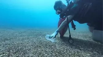 Konyaaltı Sahili'nde Deniz Dibi Kirliliği