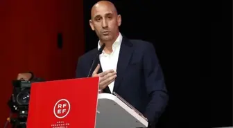 Luis Rubiales'ın Jenni Hermoso'yu öpmesi, İspanya'da toplumsal tsunamiye neden oldu