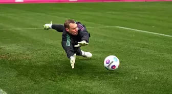 Manuel Neuer 9 Ay Sonra Antrenmanlara Başladı