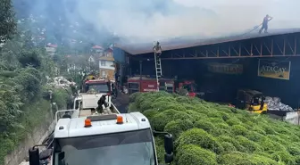 Rize'de çay fabrikasında çıkan yangında bir kişi dumandan etkilendi