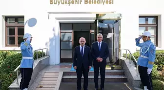 Sakarya Valisi Yaşar Karadeniz, Büyükşehir Belediye Başkanı Ekrem Yüce'yi ziyaret etti