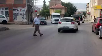 Yetersiz trafik önlemleri alınmayan caddeler tehlike saçıyor