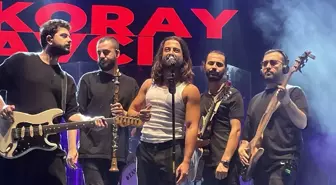 Koray Avcı, Isparta'da Zafer Bayramı kutlamalarında konser verdi