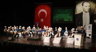 Kazakistan'ın Tattimbet Akademik Halk Çalgıları Orkestrası Antalya'da konser verdi