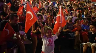 Kadıköy Belediye Başkanı Odabaşı: 'Hiç Kimse Kadıköy'de Ne İçildiğine, Ne Giyildiğine Karışamaz'