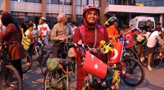 Düzce'de Bisikletseverler Zafer Bayramı İçin Pedal Çevirdi