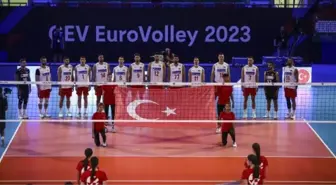 A Milli Erkek Voleybol Takımı Romanya'ya 3-2 Mağlup Oldu