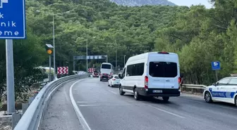 Antalya Kemer'de Tünelde Zincirleme Kaza: 14 Araç Karıştı