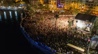 Dikili Kültür, Demokrasi ve Emek Festivali'nde İlber Ortaylı ve Funda Arar unutulmaz bir gün yaşattı