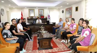 Şehzadeler Belediyesi Başarılı Muaythai Sporcularını Tebrik Etti