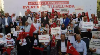 Aile ve Sosyal Politikalar ile İçişleri Bakan Yardımcıları Diyarbakır anneleriyle bir araya geldi