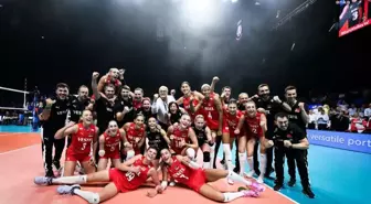 Türkiye A Milli Kadın Voleybol Takımı, Avrupa Şampiyonası'nda Sırbistan'ı 3-2 Yenerek Şampiyon Oldu