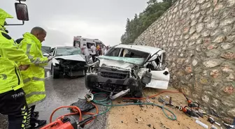 Akseki'de trafik kazası: 1 ölü, 6 yaralı