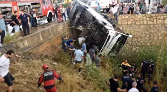 Bodrum'da işçi servis midibüsü dere yatağına düştü: 23 yaralı