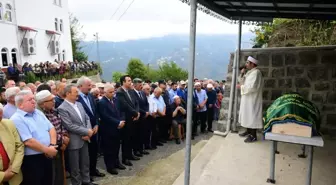 İçişleri Bakan Yardımcısı Bülent Turan'ın Danışmanının Kız Kardeşi Şalpazarı'da Defnedildi