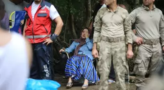 5 kişinin hayatını kaybettiği Kırklareli'ndeki sel felaketinde kayıp kişi havadan ve karadan aranıyor