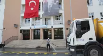 Küçükçekmece Belediyesi Okullarda Bakım ve Onarım Çalışmalarına Devam Ediyor