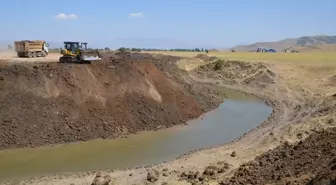 Muş'ta Karasu Nehri'nde ıslah ve taşkın önleme çalışmaları sürüyor