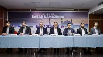 Gençler ve Aileler Sabah Namazında Buluşuyor